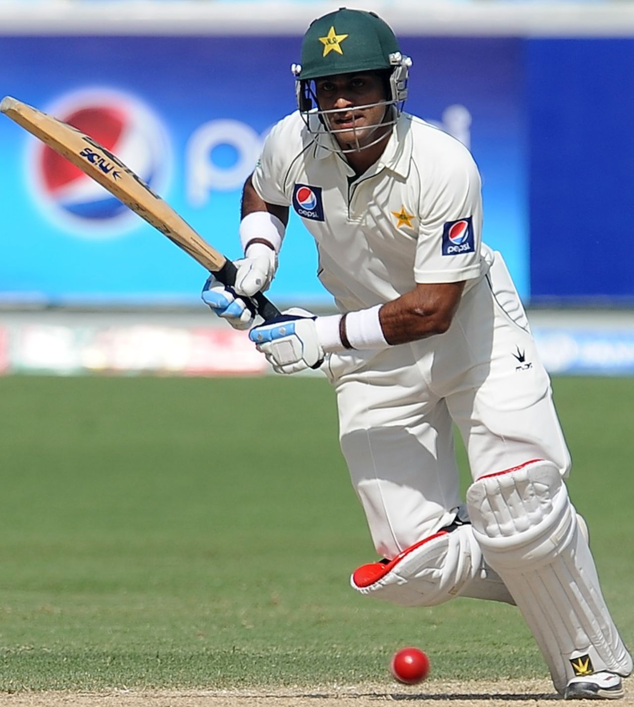 Mohammad Hafeez sets off for a run, Pakistan v Sri Lanka, 2nd Test, Dubai, 2nd day, October 27, 2011