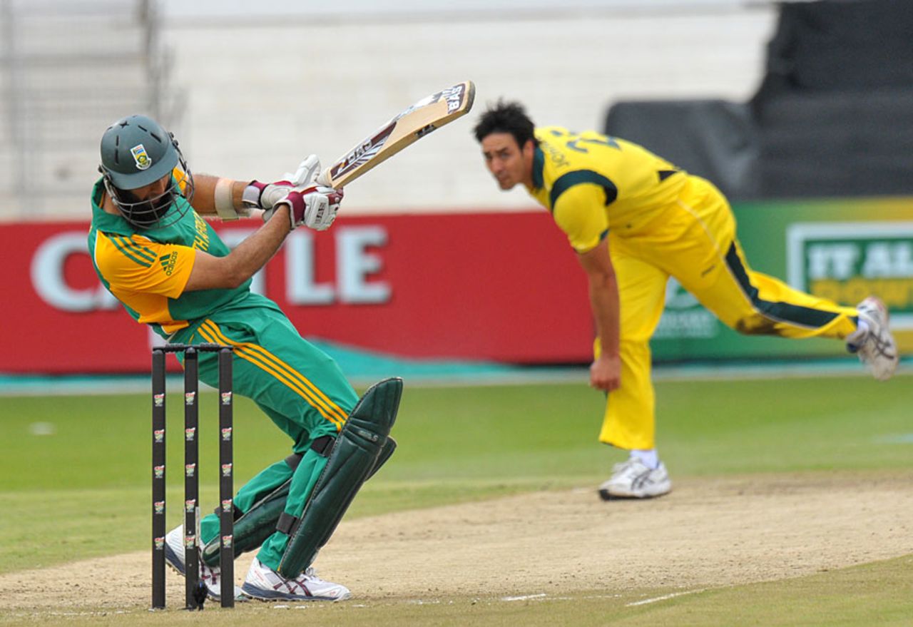 Hashim Amla took a blow on the helmet from Mitchell Johnson, South Africa v Australia, 3rd ODI, Durban, October 28, 2011