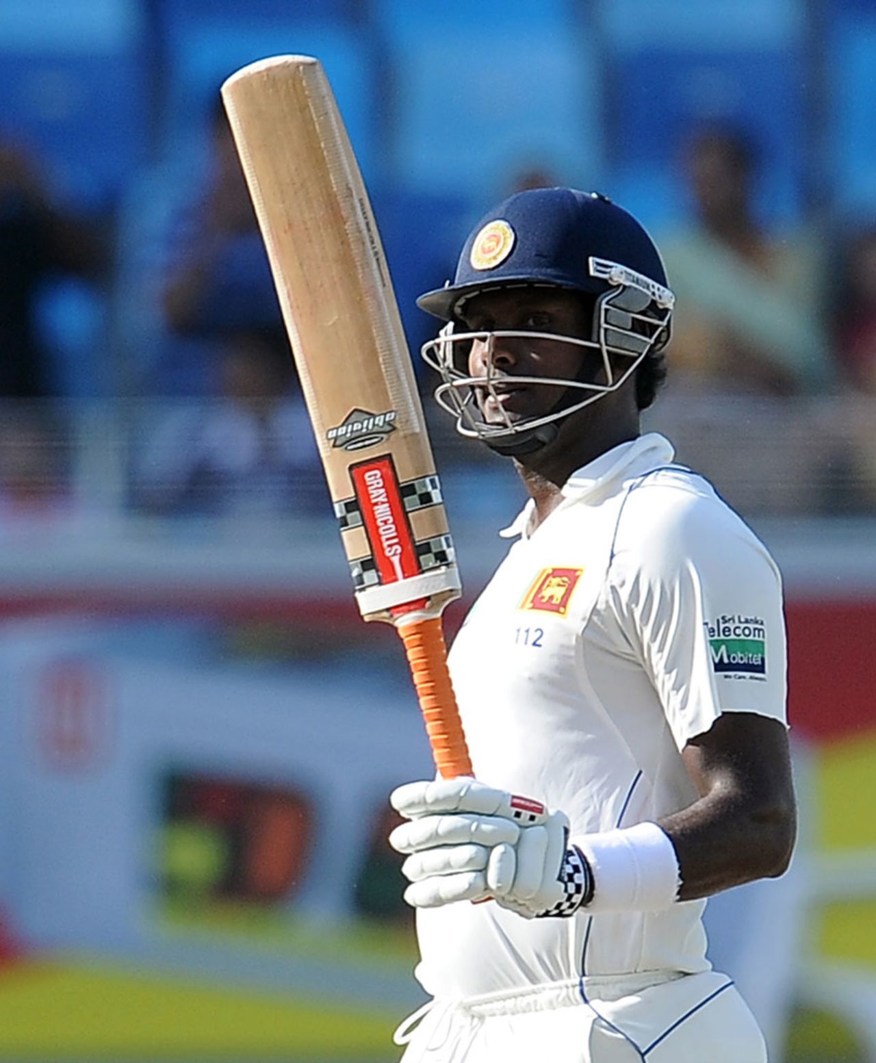 Angelo Mathews acknowledges the applause on getting to a fifty, Pakistan v Sri Lanka, 2nd Test, Dubai, 4th day, October 29, 2011