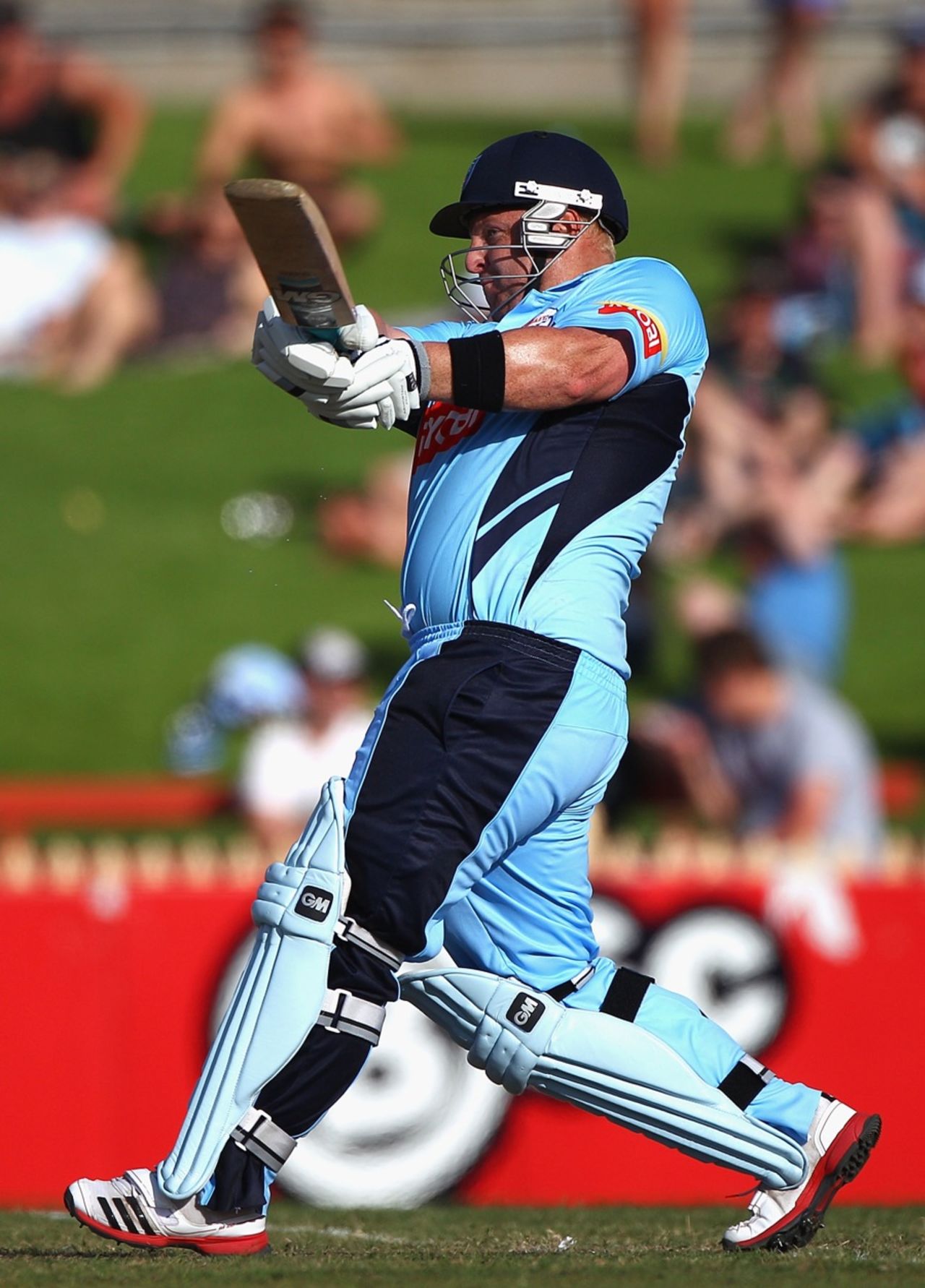 Daniel Smith pulls during his unbeaten 185, New South Wales v Victoria, Ryobi Cup, Sydney, October 30 2011