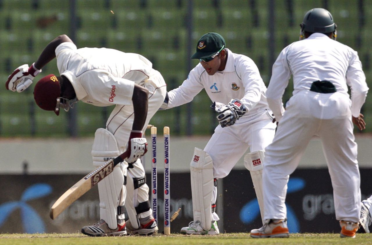 Darren Sammy is dismissed hit-wicket, Bangladesh v West Indies, 2nd Test, Mirpur, 2nd day, October 30, 2011