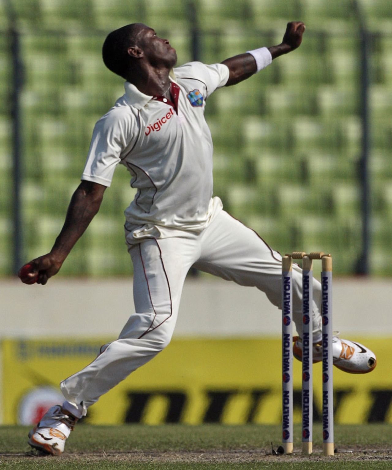 Fidel Edwards in his delivery stride, Bangladesh v West Indies, 2nd Test, Mirpur, 2nd day, October 30, 2011