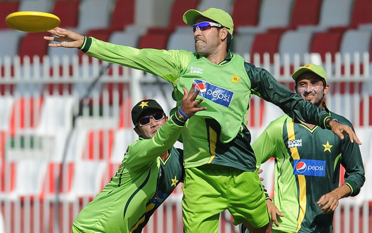 Pakistan warm up during a training session, Sharjah, November 1, 2011