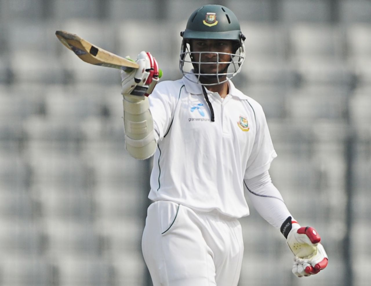 Shakib Al Hasan scored 55 off 70 balls, Bangladesh v West Indies, 2nd Test, Mirpur, 5th day, November 2, 2011