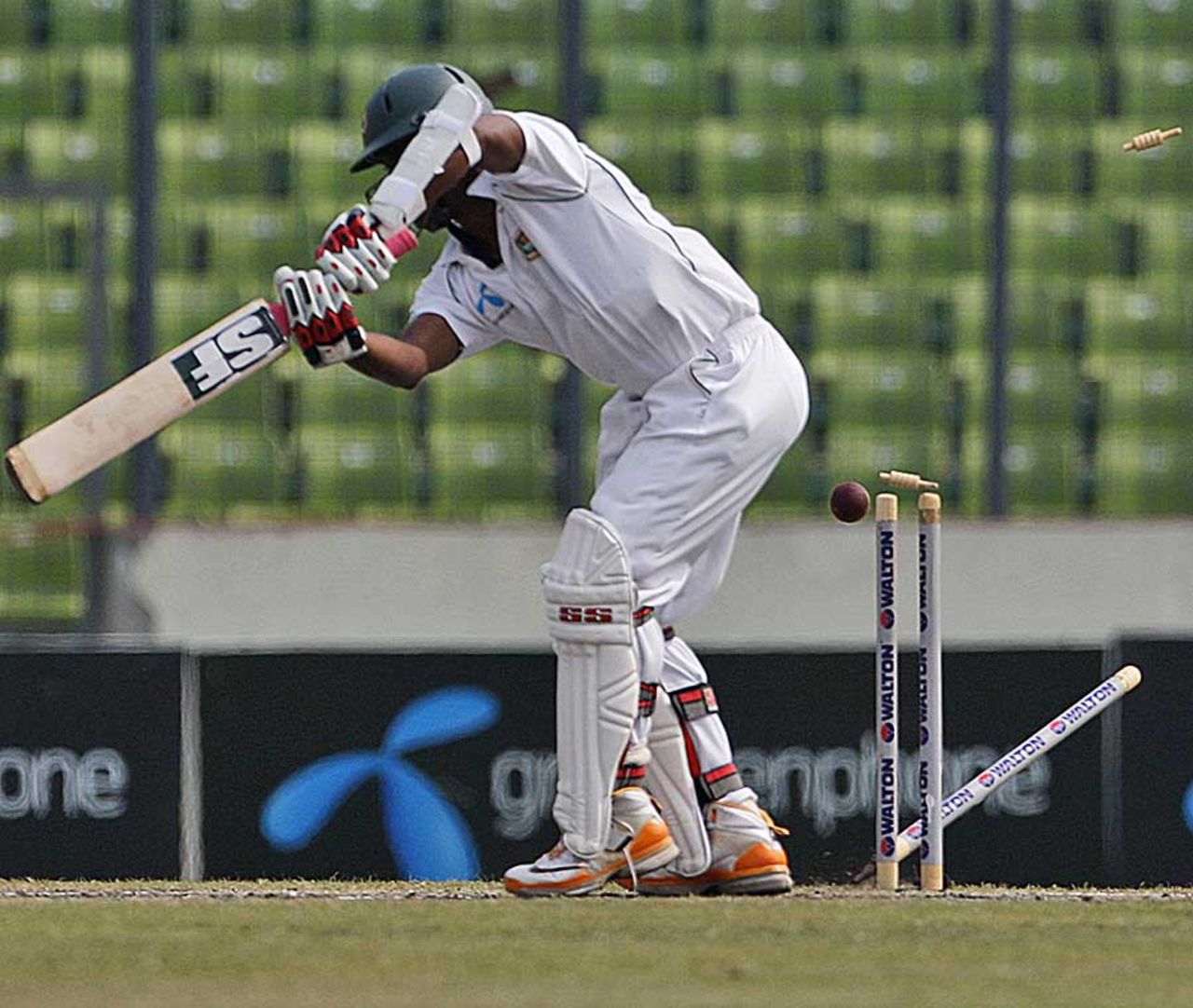 The wicket that sealed the win for West Indies, Bangladesh v West Indies, 2nd Test, Mirpur, 5th day, November 2, 2011