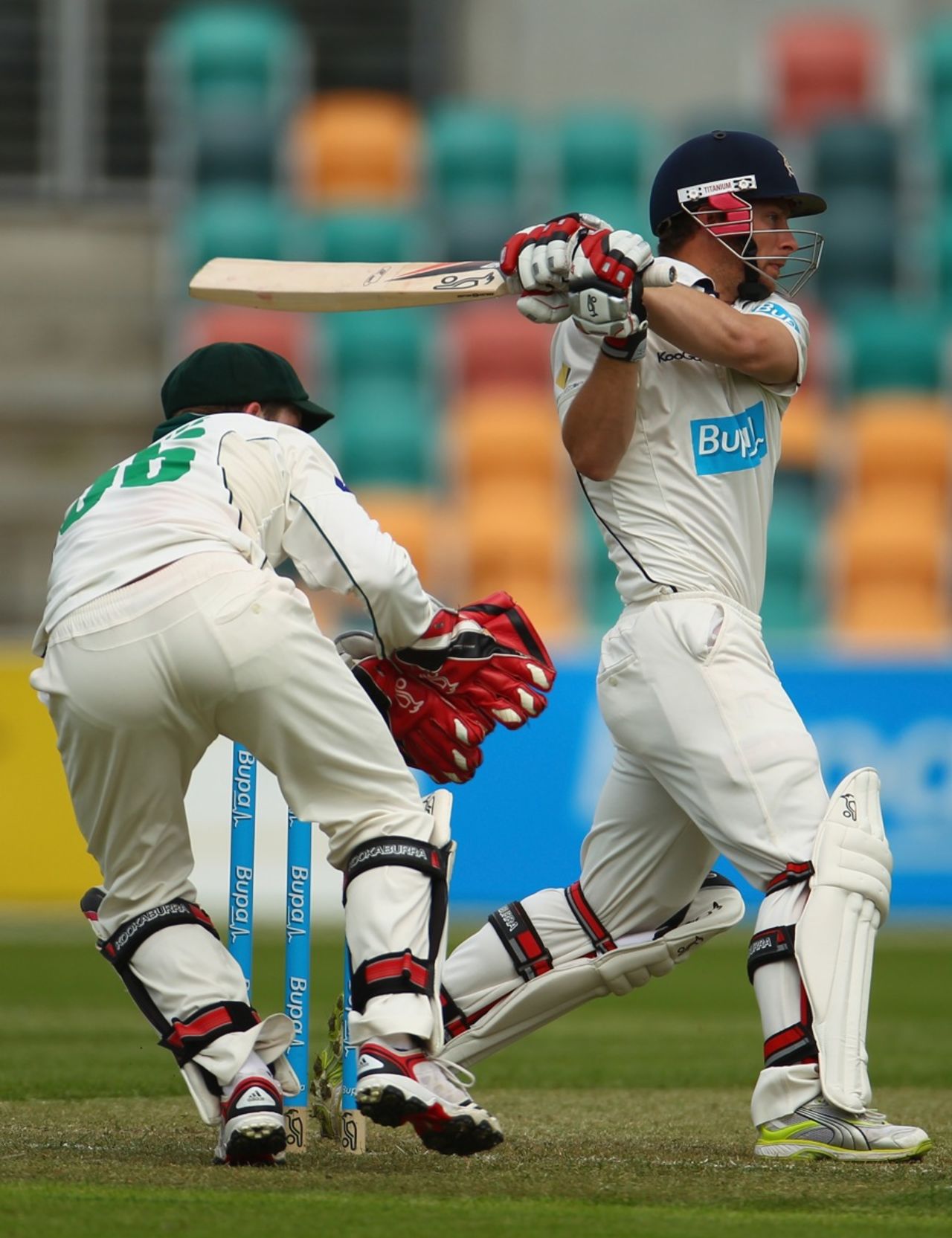 Matthew Wade pulls, Tasmania v Victoria, Sheffield Shield, day 1, Hobart, November 4 2011