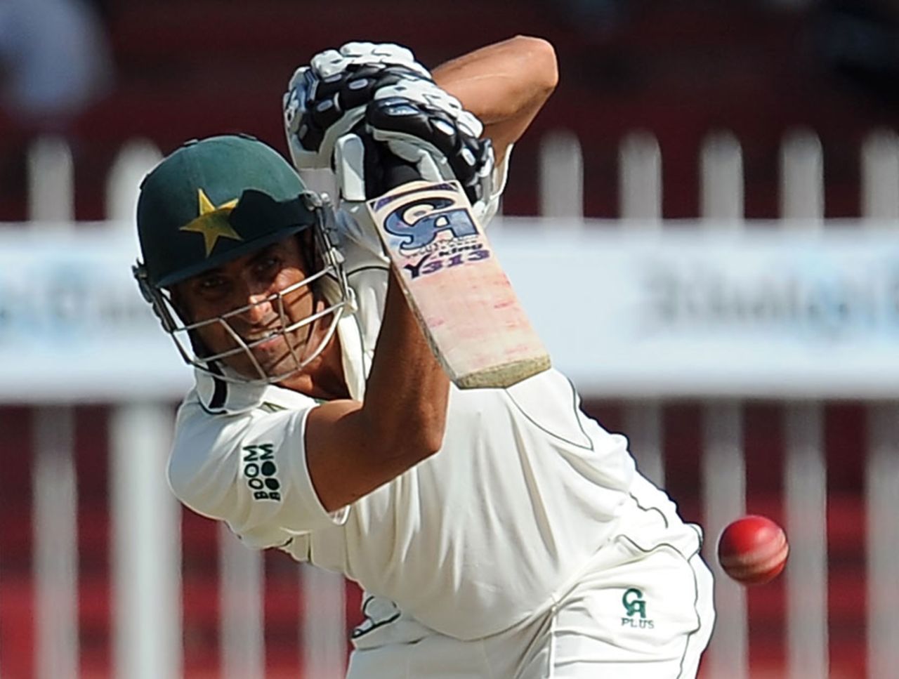 Younis Khan punches the ball down the ground, Pakistan v Sri Lanka, 3rd Test, Sharjah, 3rd day, November 5, 2011