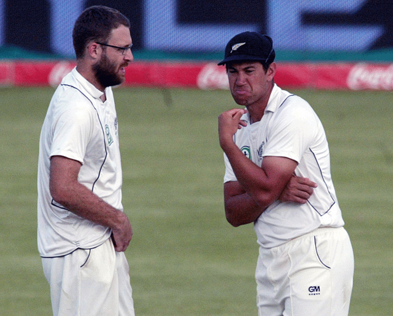 Daniel Vettori and Ross Taylor discuss tactics, Zimbabwe v New Zealand, only Test, Bulawayo, 5th day, November 5, 2011