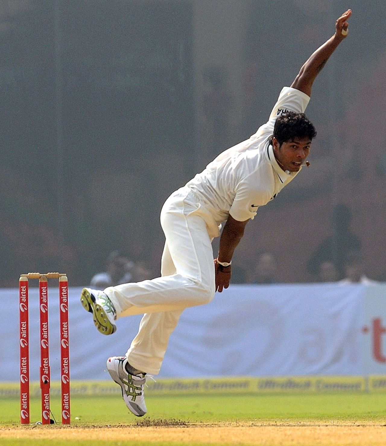 Umesh Yadav bowls on Test debut, India v West Indies, 1st Test, New Delhi, 1st day, November 6, 2011