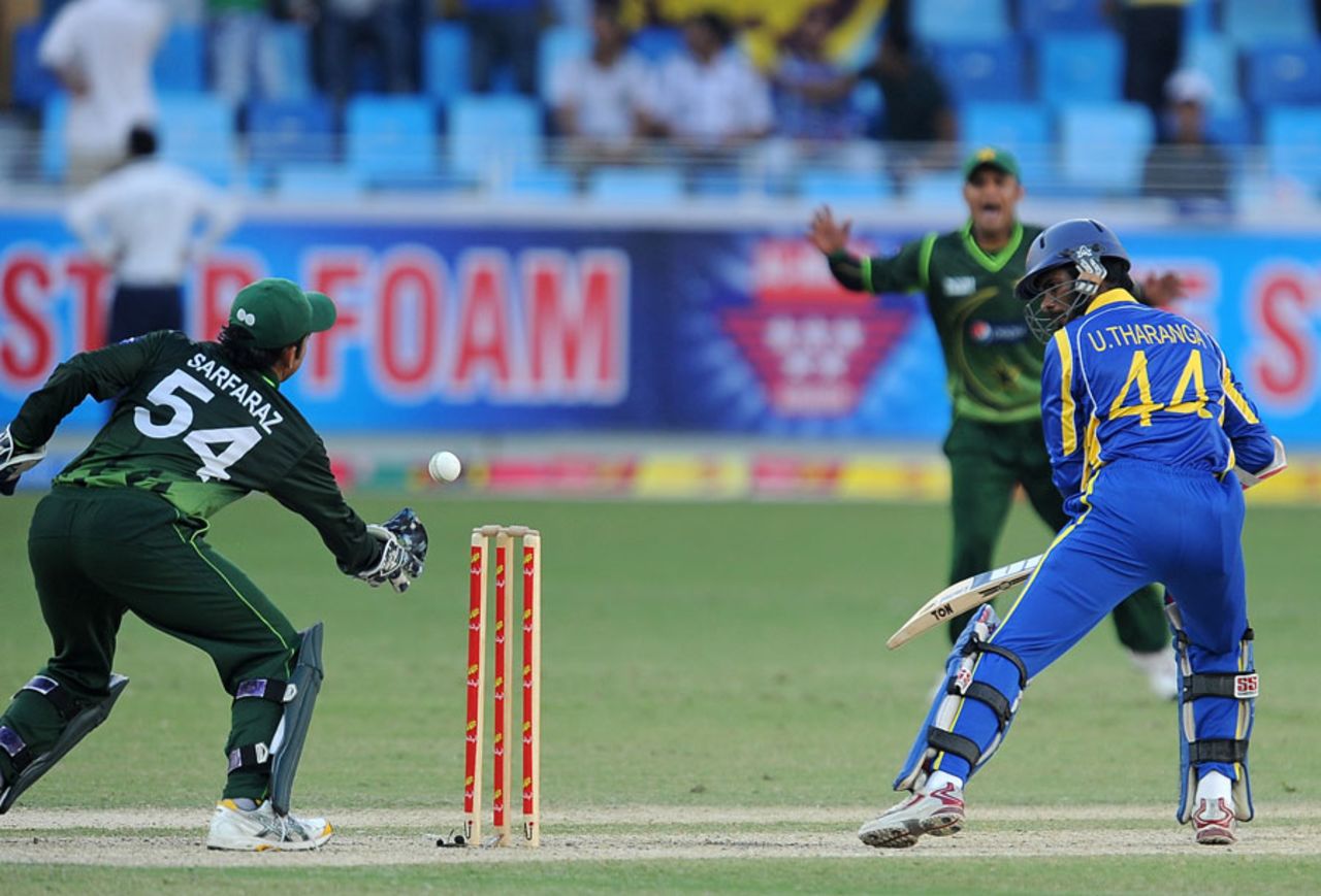 Sarfraz Ahmed drops a chance from Upul Tharanga, Pakistan v Sri Lanka, 2nd ODI, Dubai, November 14, 2011 