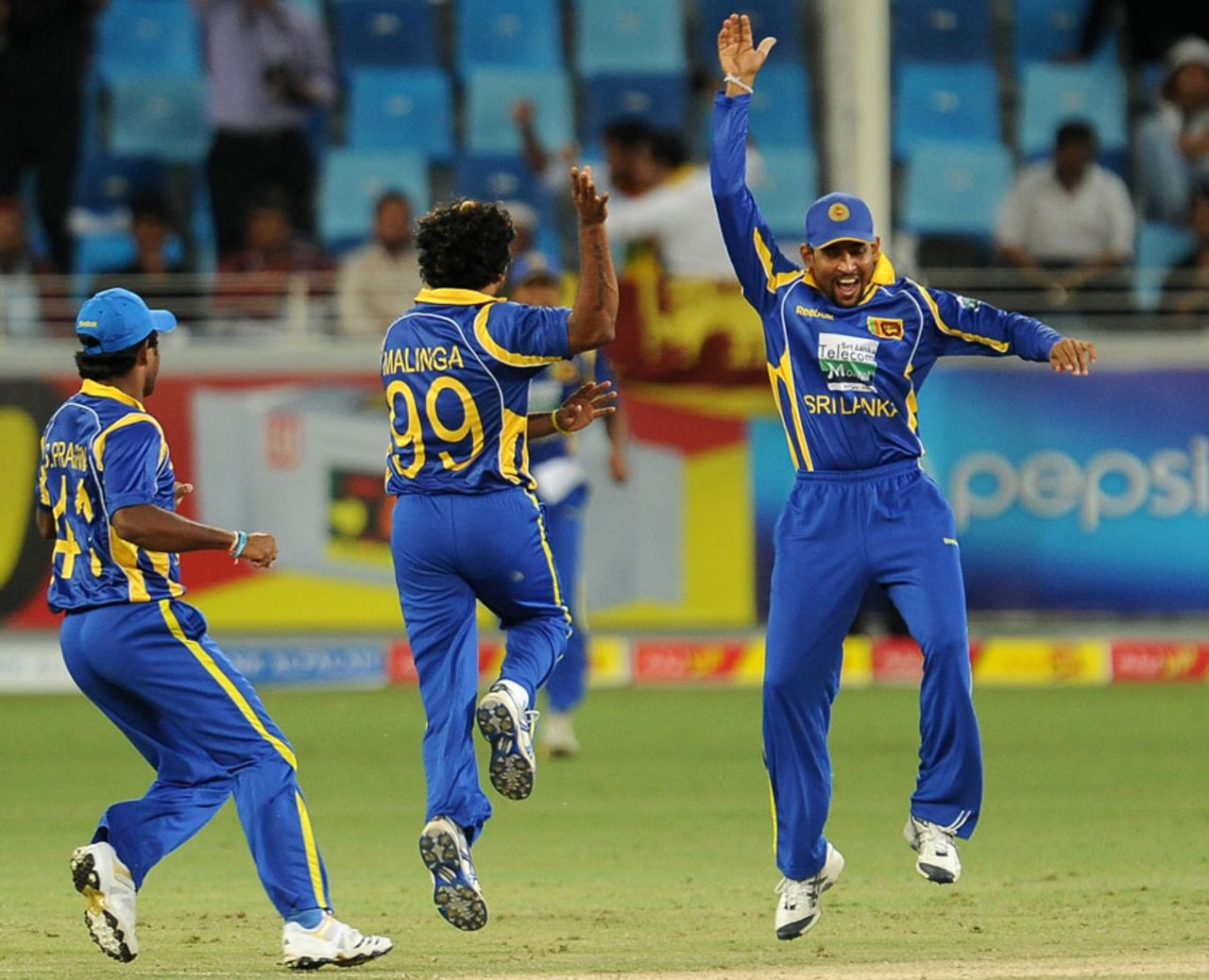 Sri Lanka are ecstatic after removing Younis Khan, Pakistan v Sri Lanka, 2nd ODI, Dubai, November 14, 2011 