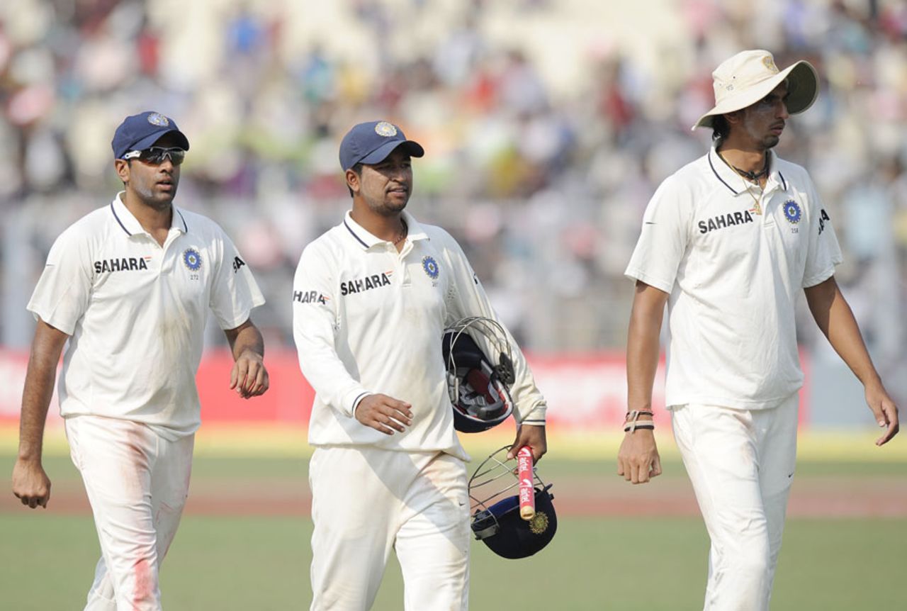 R Ashwin, Pragyan Ojha and Ishant Sharma picked up two wickets each, India v West Indies, 2nd Test, Kolkata, 4th day, November 17, 2011