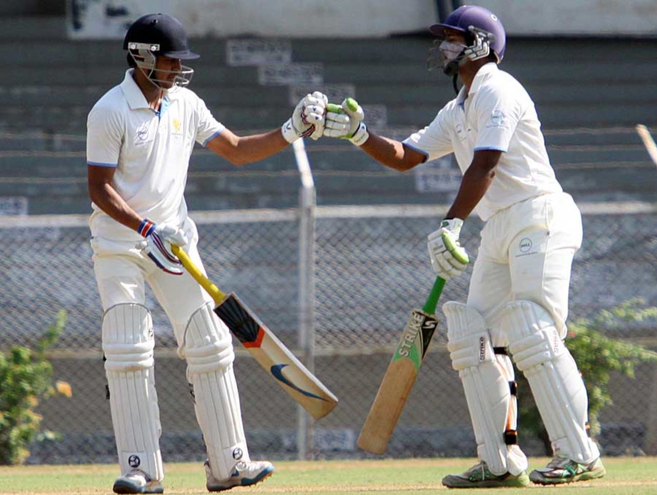 Manish Pandey and Ganesh Satish were involved in a 183-run stand, Mumbai v Karnataka, Ranji Trophy Elite League, Mumbai, 1st day, November 17, 2011