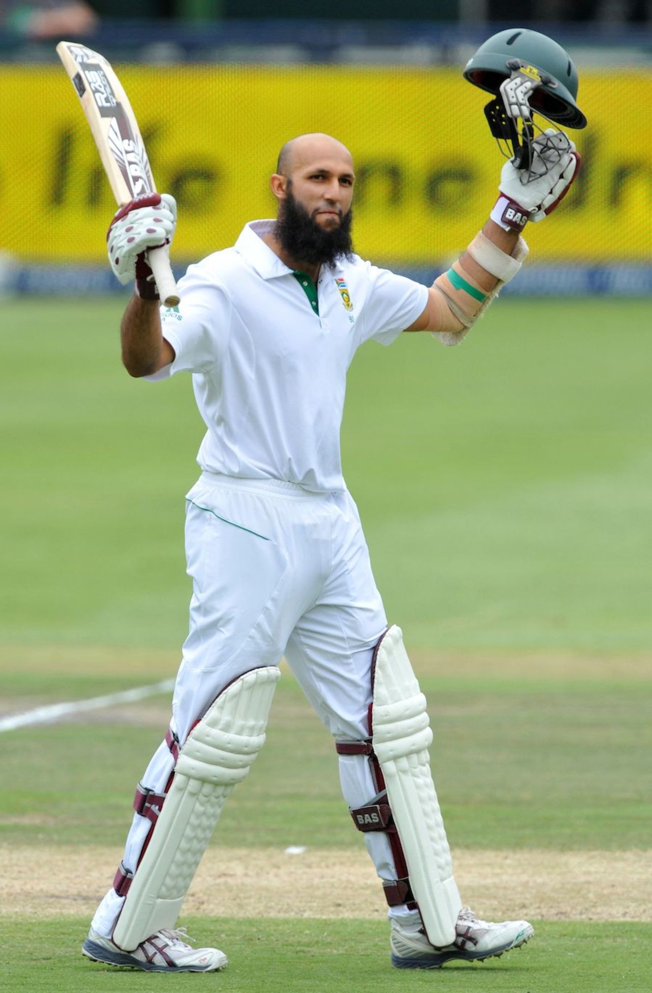 Hashim Amla celebrates his hundred, South Africa v Australia, 2nd Test, Johannesburg, 4th day, November 20, 2011