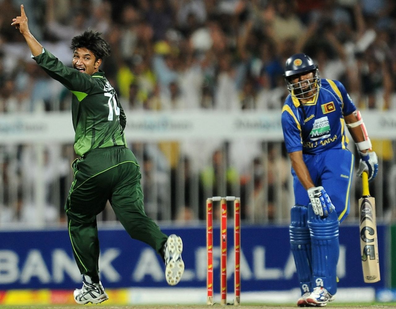Aizaz Cheema dismissed Tillakaratne Dilshan, Pakistan v Sri Lanka, 4th ODI, Sharjah, November 20, 2011