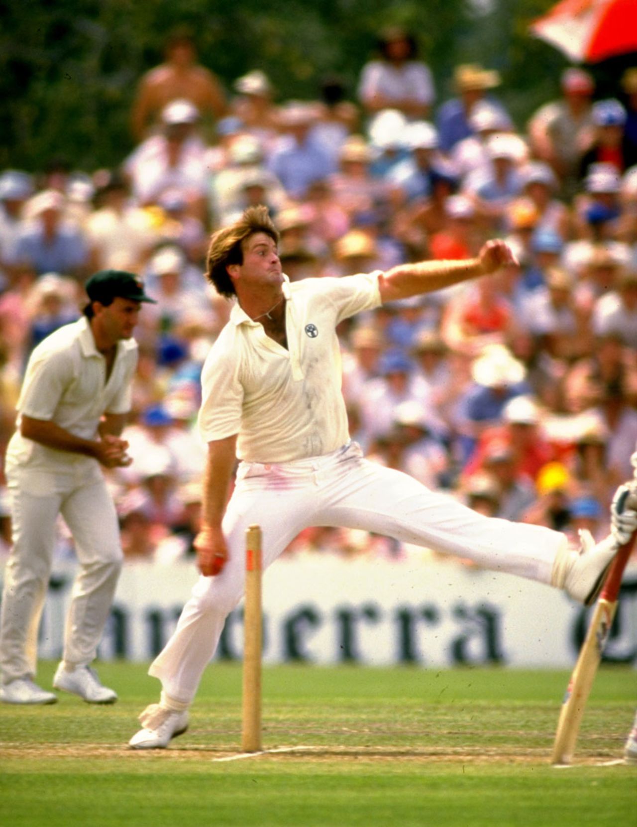 Rod McCurdy bowls, 1985