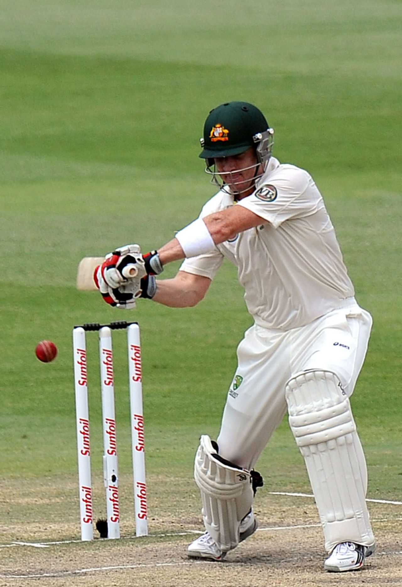 Brad Haddin shapes to cut, South Africa v Australia, 2nd Test, Johannesburg, 5th day, November 21, 2011