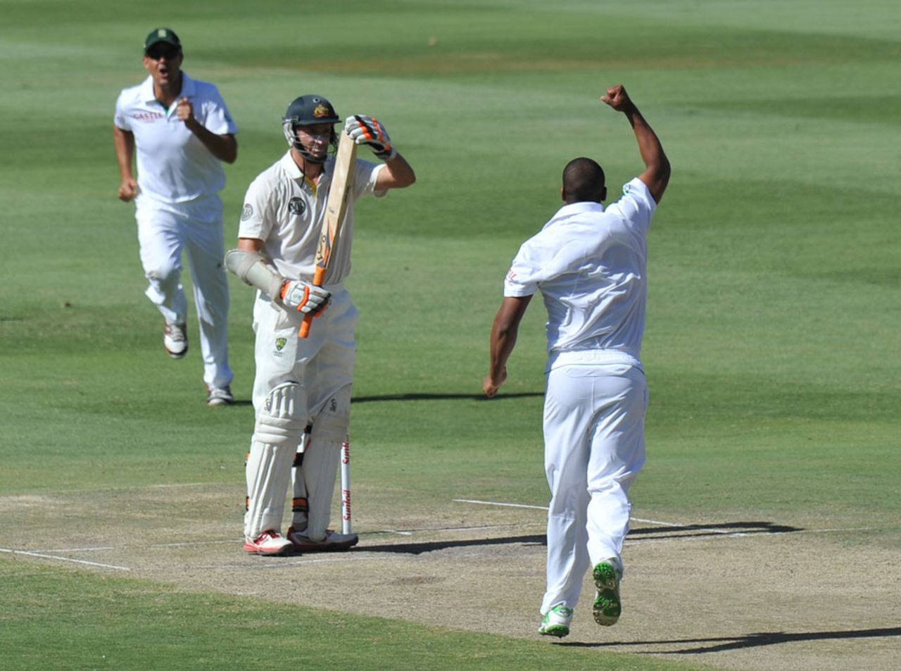 Michael Hussey unsuccessfully reviews the lbw decision against him, South Africa v Australia, 2nd Test, Johannesburg, 5th day, November 21, 2011