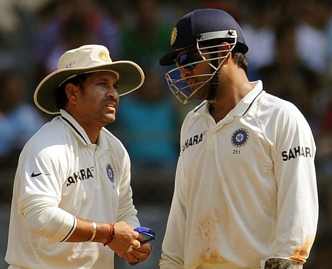MS Dhoni has a chat with Sachin Tendulkar, India v West Indies, 3rd Test, Mumbai, 2nd day, November 23, 2011