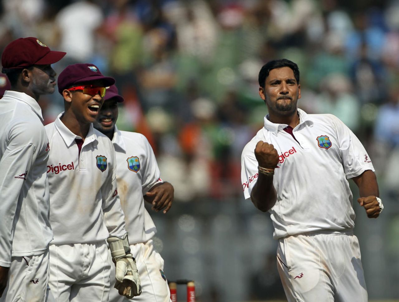 Ravi Rampaul celebrates Gautam Gambhir's wicket, India v West Indies, 3rd Test, Mumbai, 3rd day, November 24, 2011