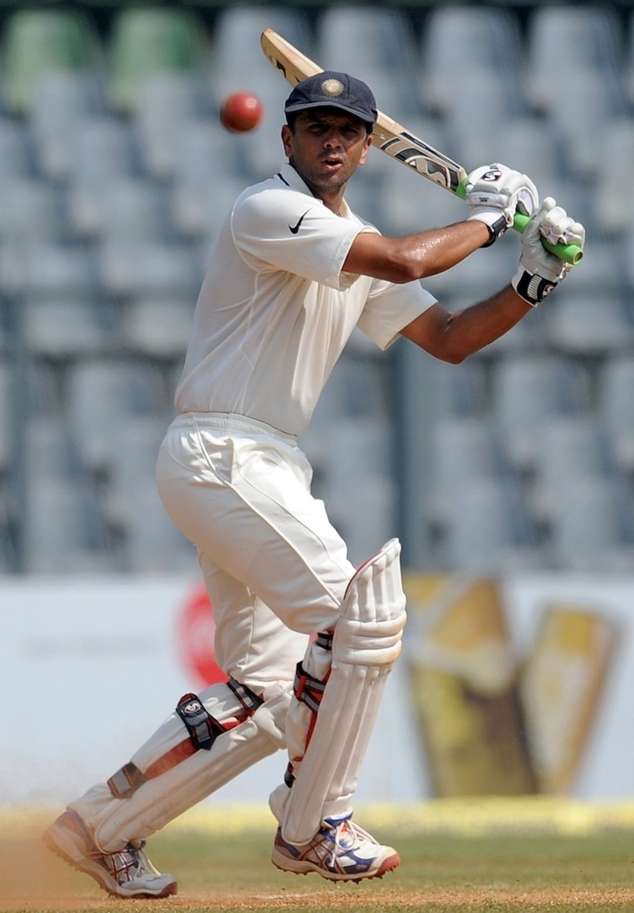 Rahul Dravid contributed 33 to India's chase, India v West Indies, 3rd Test, Mumbai, 5th day, November 26, 2011 