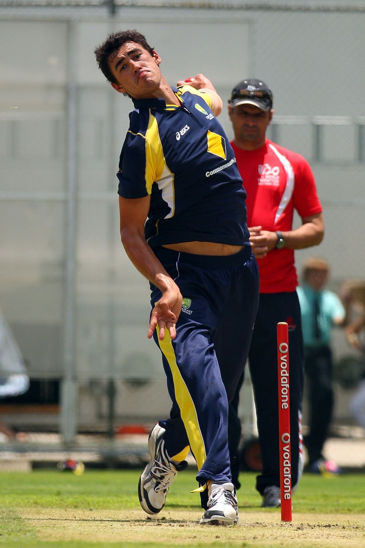 Mitchell Starc bowls in the nets, Brisbane, November 29, 2011
