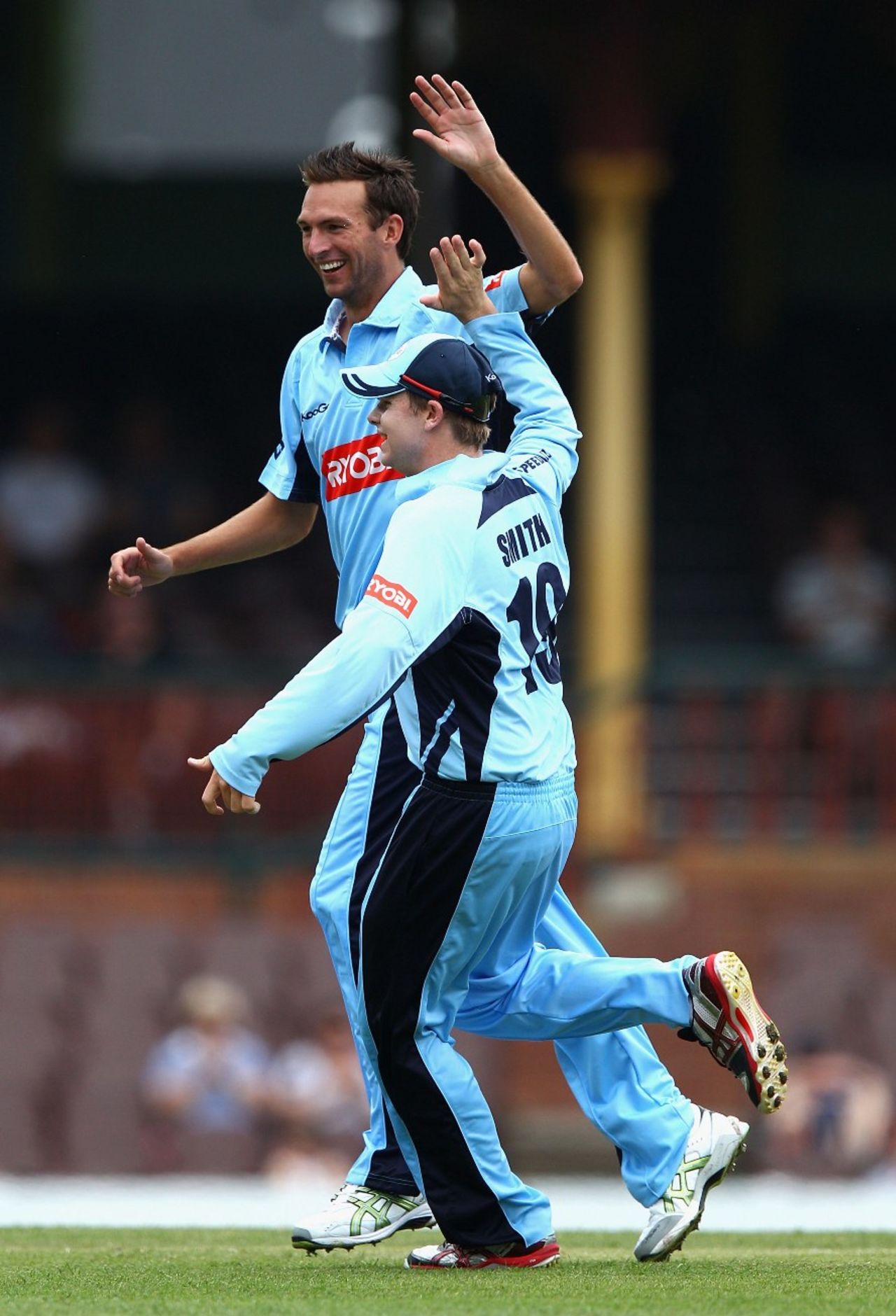 Trent Copeland celebrates a wicket, New South Wales v Western Australia, Ryobi Cup, Sydney, November 30, 2011