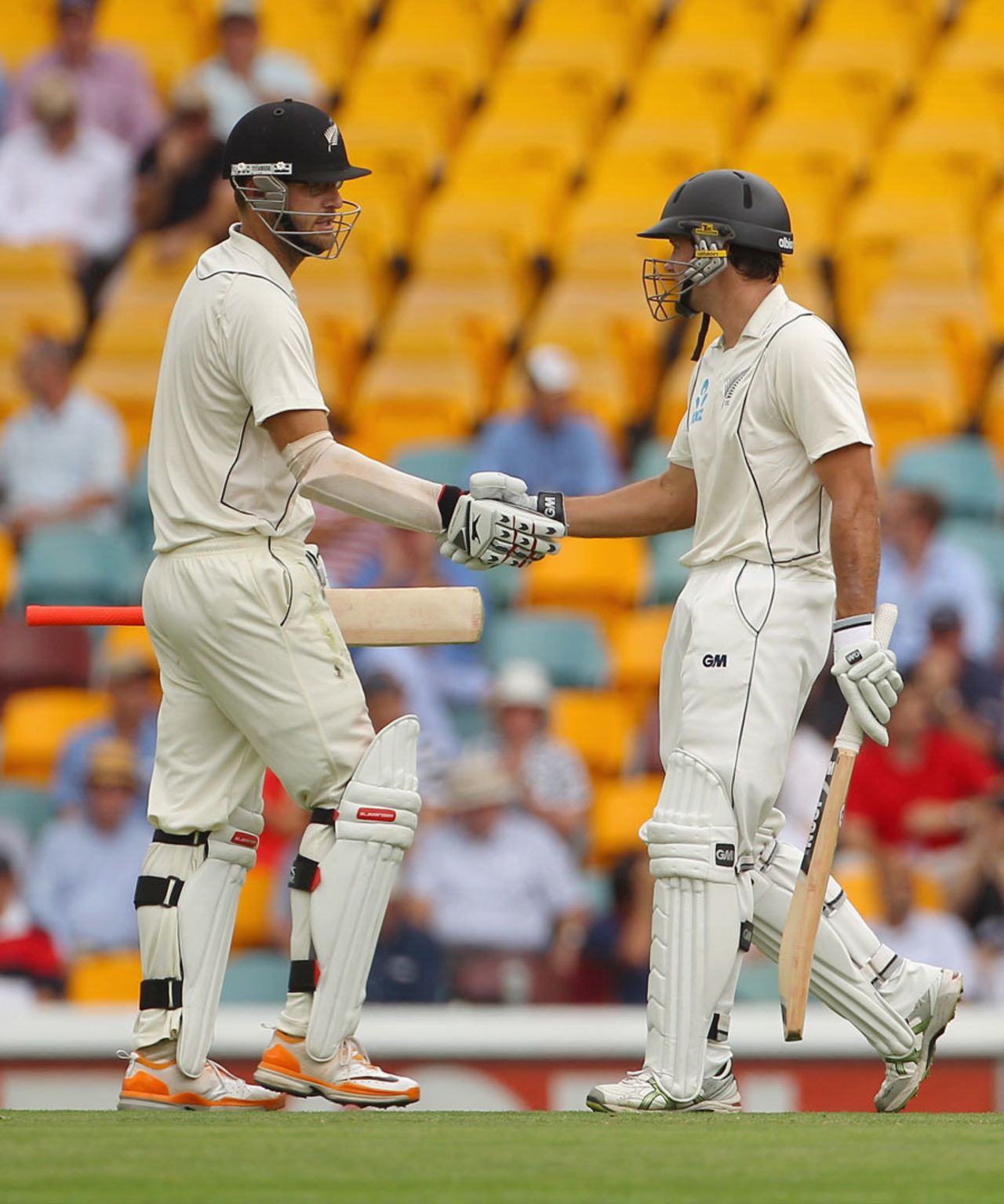 Daniel Vettori and Dean Brownlie added 158 runs for the sixth wicket, Australia v New Zealand, 1st Test, Brisbane, 2nd day, December 2, 2011