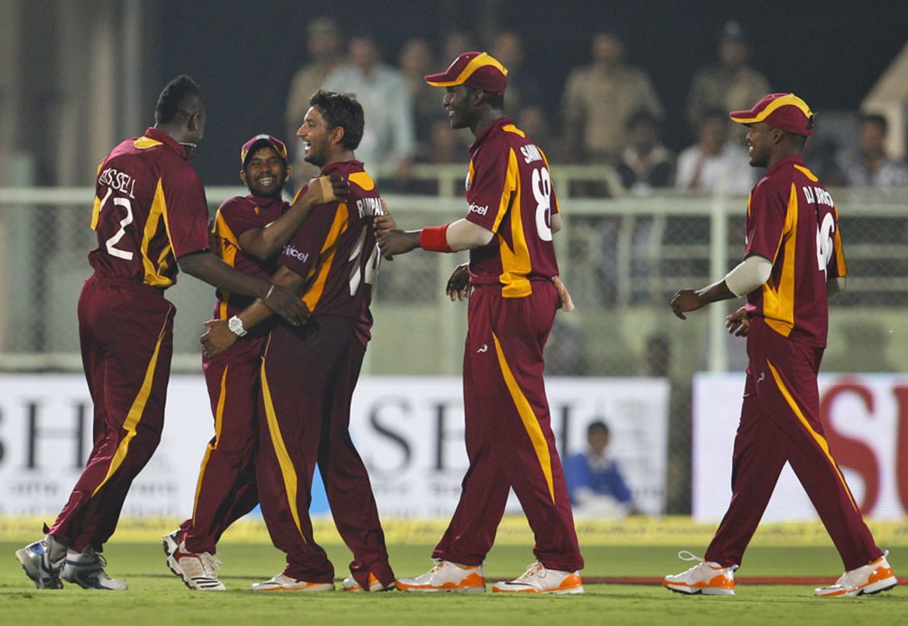 West Indies get together after dismissing Gautam Gambhir, India v West Indies, 2nd ODI, Visakhapatnam, December 2, 2011
