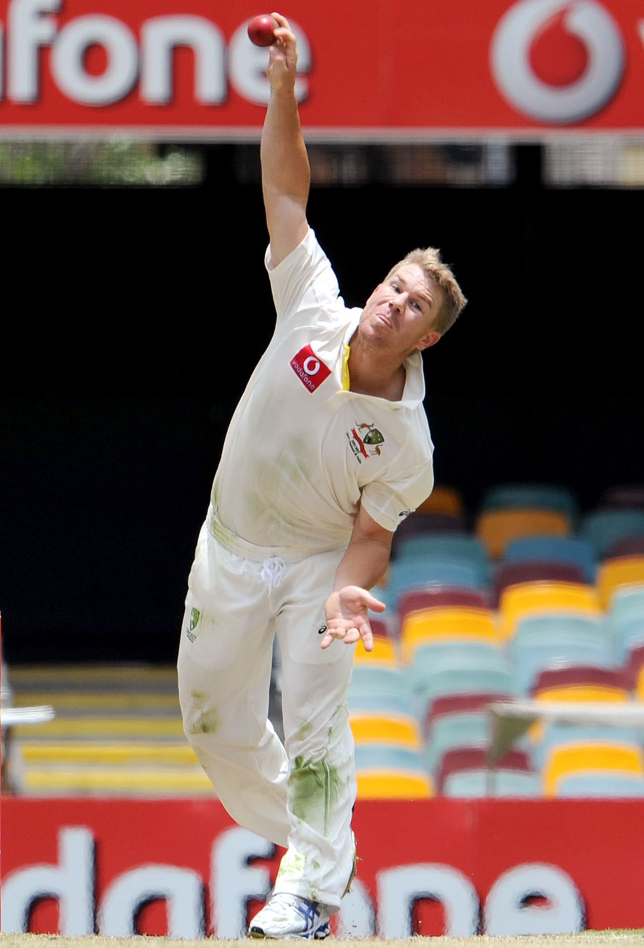 David Warner sends down some legspin, Australia v New Zealand, 1st Test, Brisbane, 4th day, December 4, 2011
