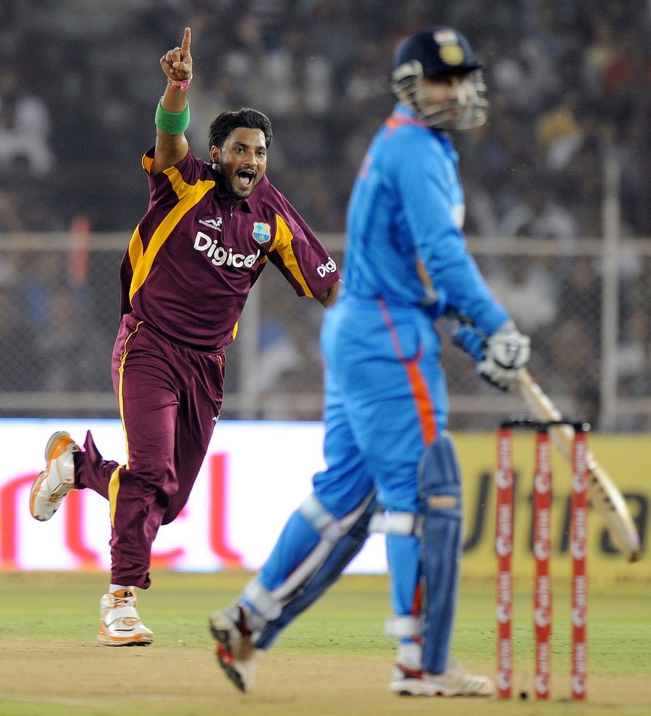 Ravi Rampaul has Virender Sehwag caught behind, India v West Indies, 3rd ODI, Ahmedabad, December 5, 2011