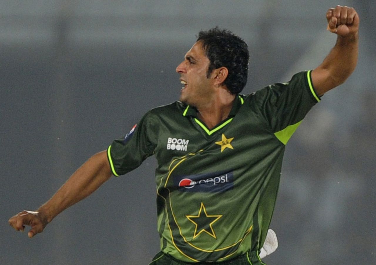 Abdur Rehman is ecstatic after dismissing Mushfiqur Rahim, Bangladesh v Pakistan, 3rd ODI, Chittagong, December 6, 2011 