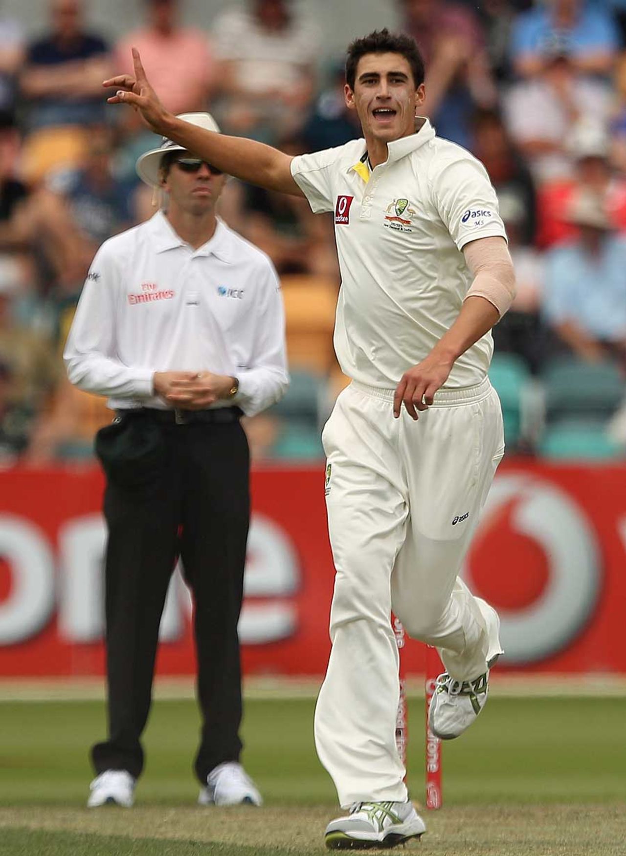 Mitchell Starc picked up two wickets, Australia v New Zealand, 2nd Test, Hobart, 1st day, December 9, 2011