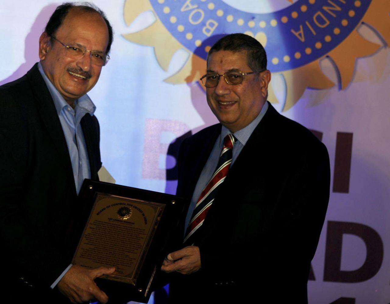 Ajit Wadekar receives the Col. CK Nayudu Lifetime Achievement Award from BCCI president N Srinivasan, Chennai, December 10, 2011