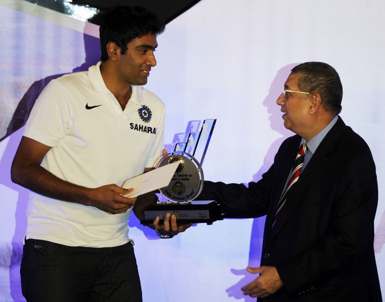 R Ashwin receives his Dileep Sardesai award from BCCI president N Srinivasan for being the best performer in the home Test series against West Indies, Chennai, December 10, 2011