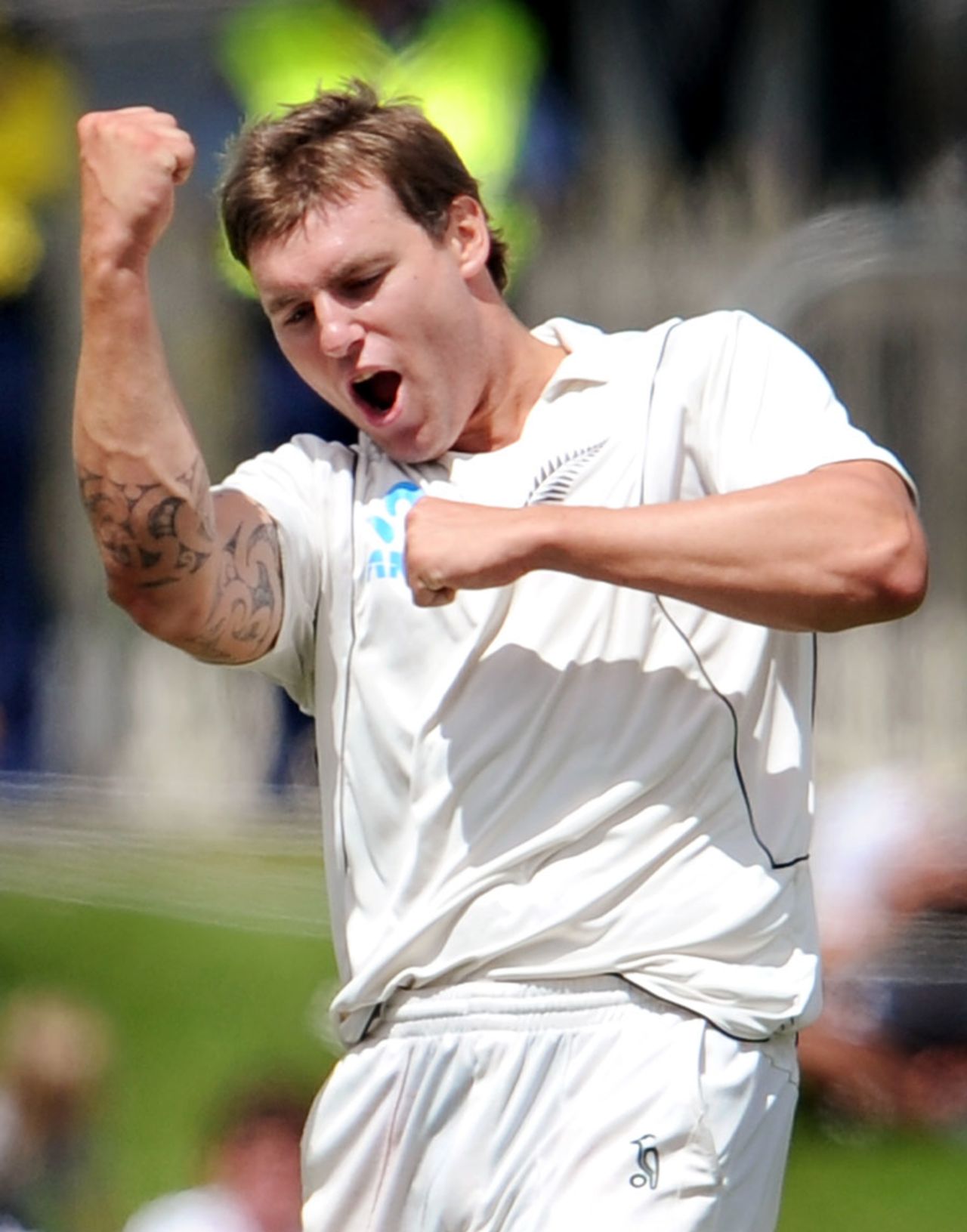 Doug Bracewell is pumped up after a wicket, Australia v New Zealand, 2nd Test, Hobart, 4th day, December 12 2011