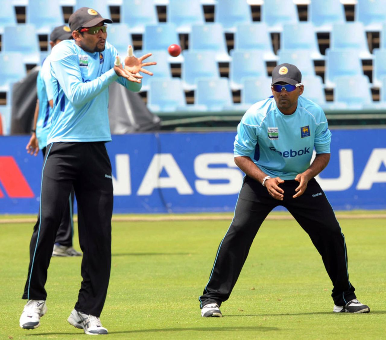 Tillakaratne Dilshan prepares to catch during training, Centurion, December 14, 2011