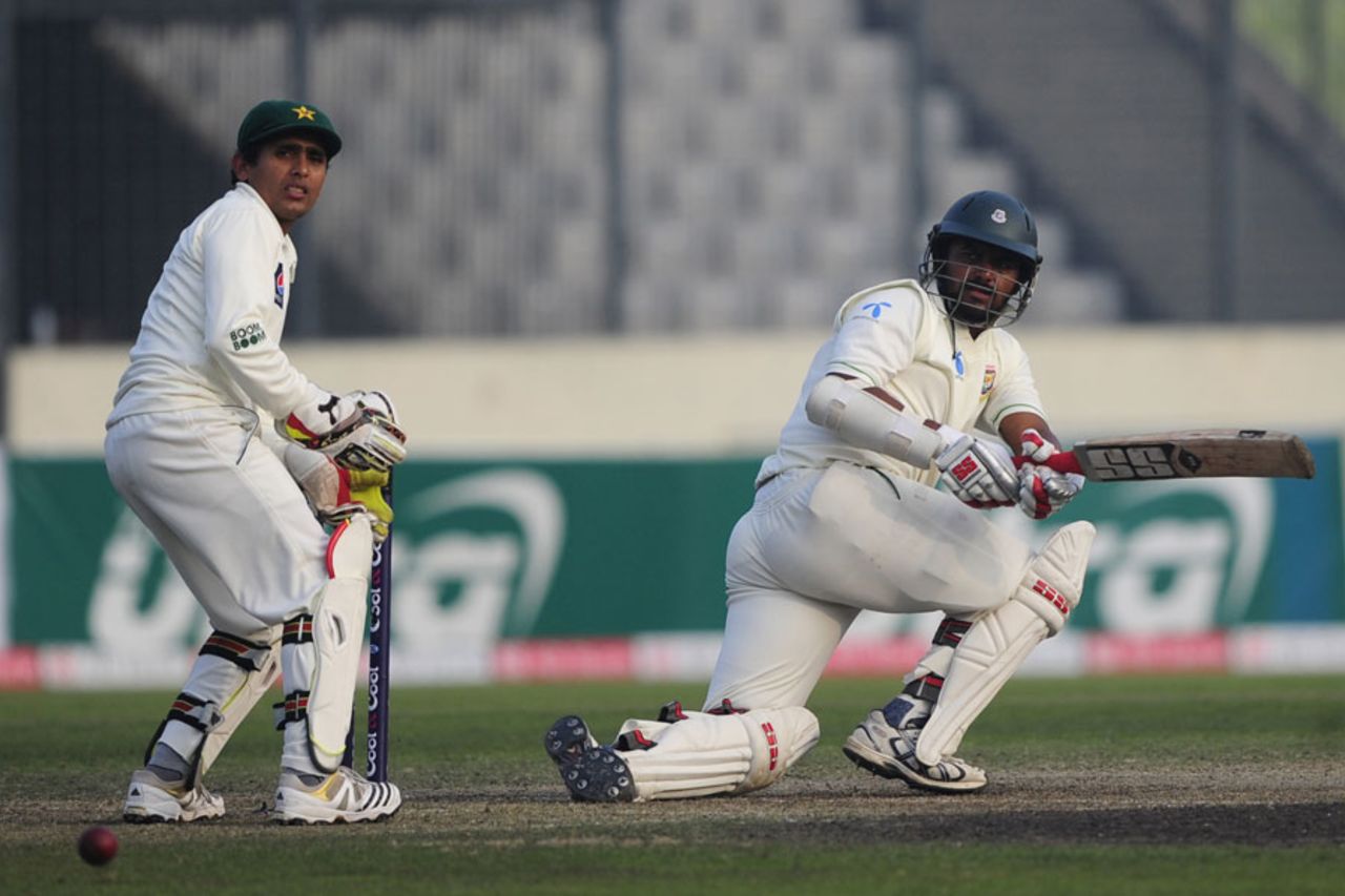 Shahriar Nafees sweeps on his way to 97, Bangladesh v Pakistan, 2nd Test, Mirpur, 1st day, December 17, 2011 