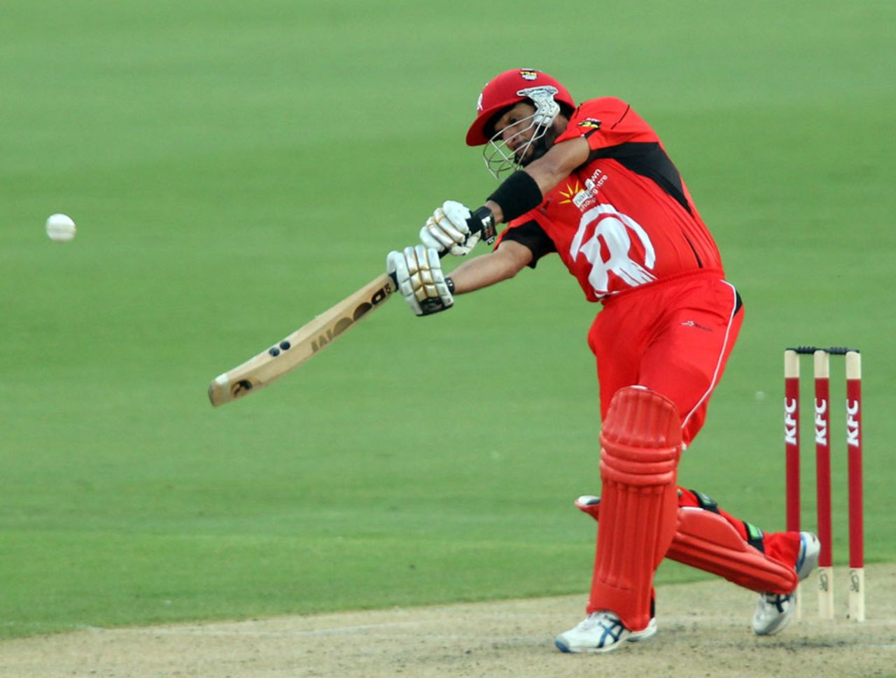 Shahid Afridi went wicketless and holed out with the bat, Adelaide Strikers v Melbourne Renegades, Big Bash League, Adelaide, December 18, 2011