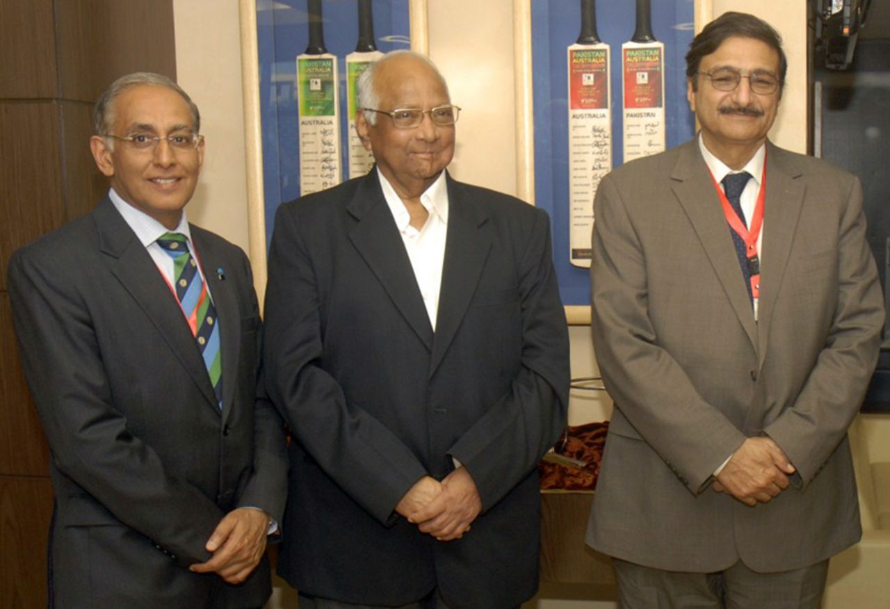 The ICC's Haroon Lorgat and Sharad Pawar with PCB chairman Zaka Ashraf, Dubai, November 14, 2011