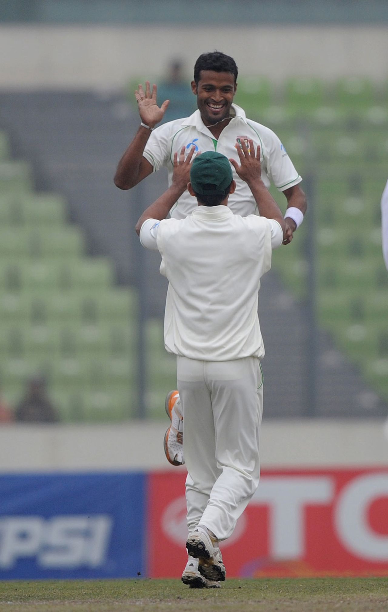 Nazmul Hossain celebrates a wicket, Bangladesh v Pakistan, 2nd Test, Mirpur, 5th day, December 21, 2011 