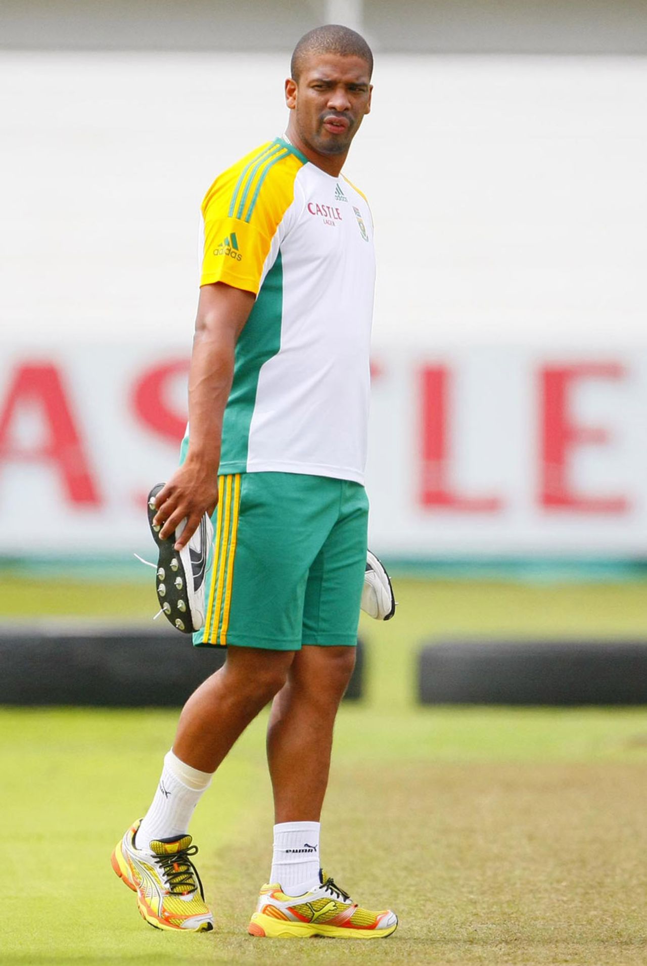 Vernon Philander's knee injury was South Africa's main concern heading into the second Test, Durban, December 24, 2011
