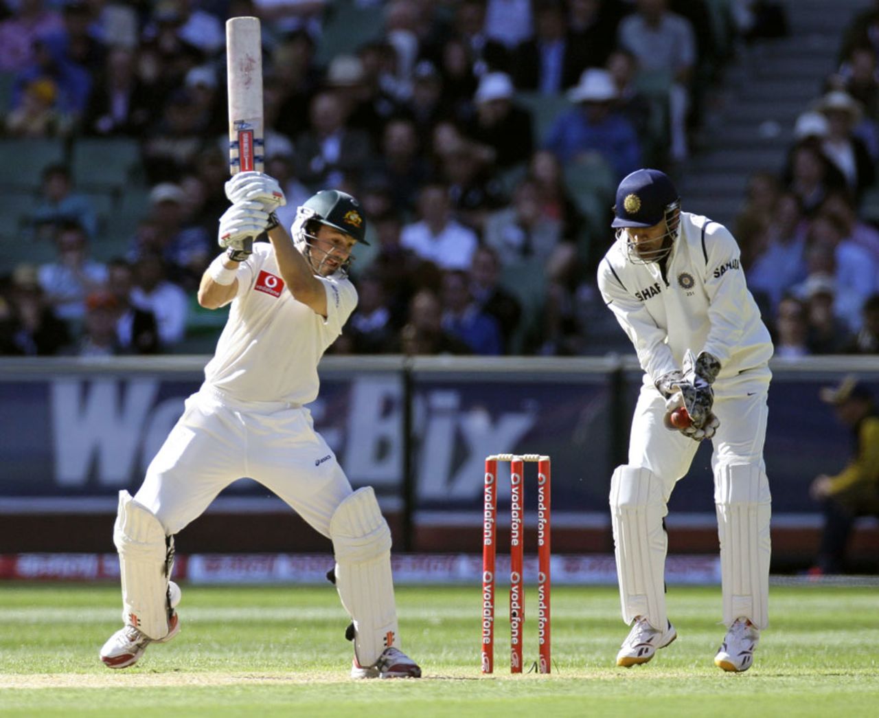 Ed Cowan was given out caught behind, Australia v India, 1st Test, Melbourne, 1st day, December 26, 2011