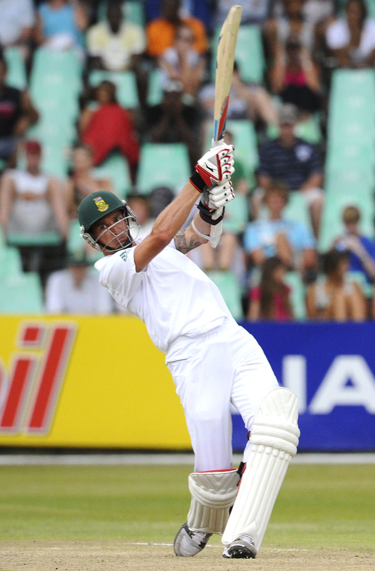 Dale Steyn attempts a big shot, South Africa v Sri Lanka, 2nd Test, Durban, 2nd day, December 27, 2011