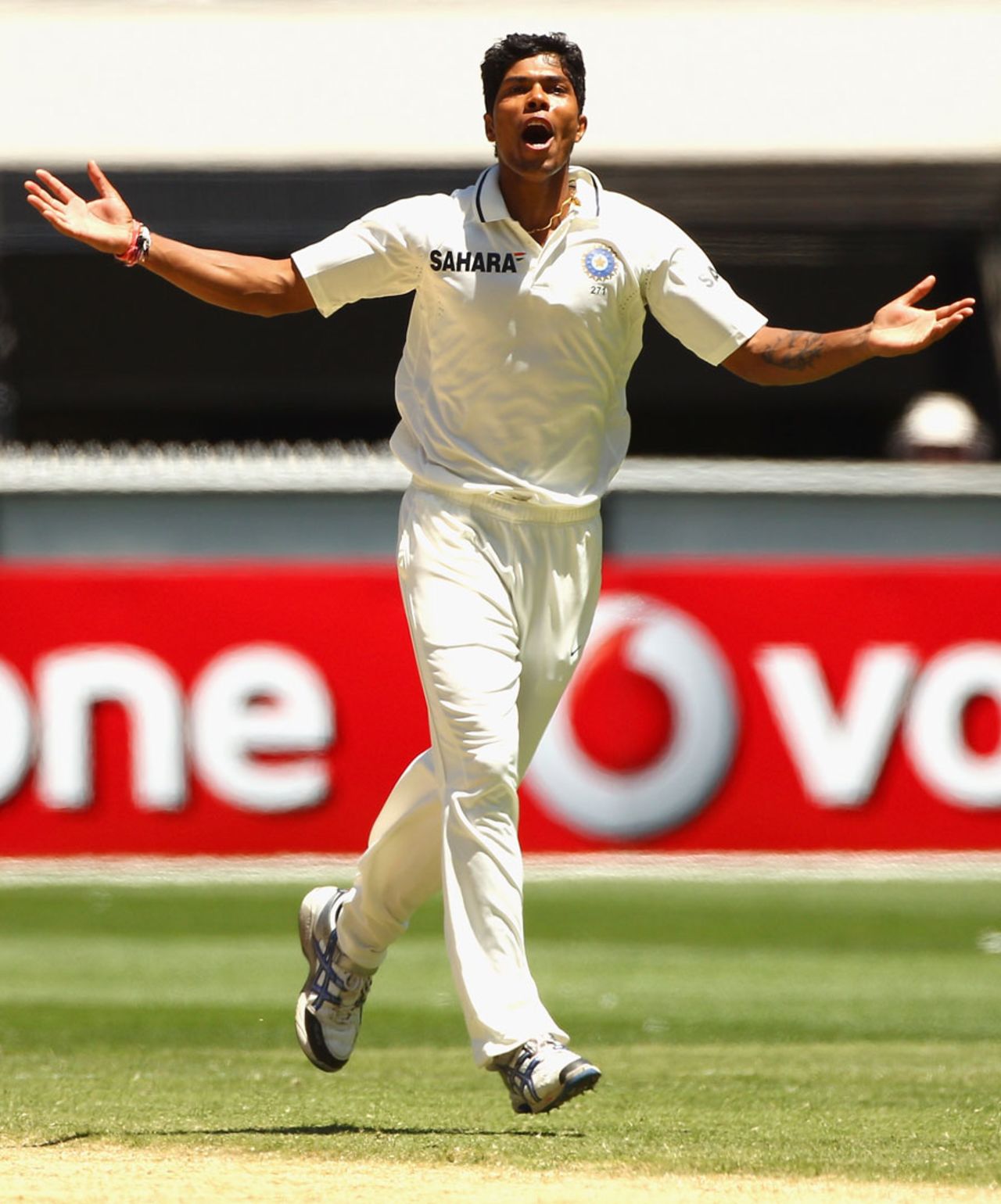 Umesh Yadav picked up early wickets once again, Australia v India, 1st Test, Melbourne, 3rd day, December 28, 2011