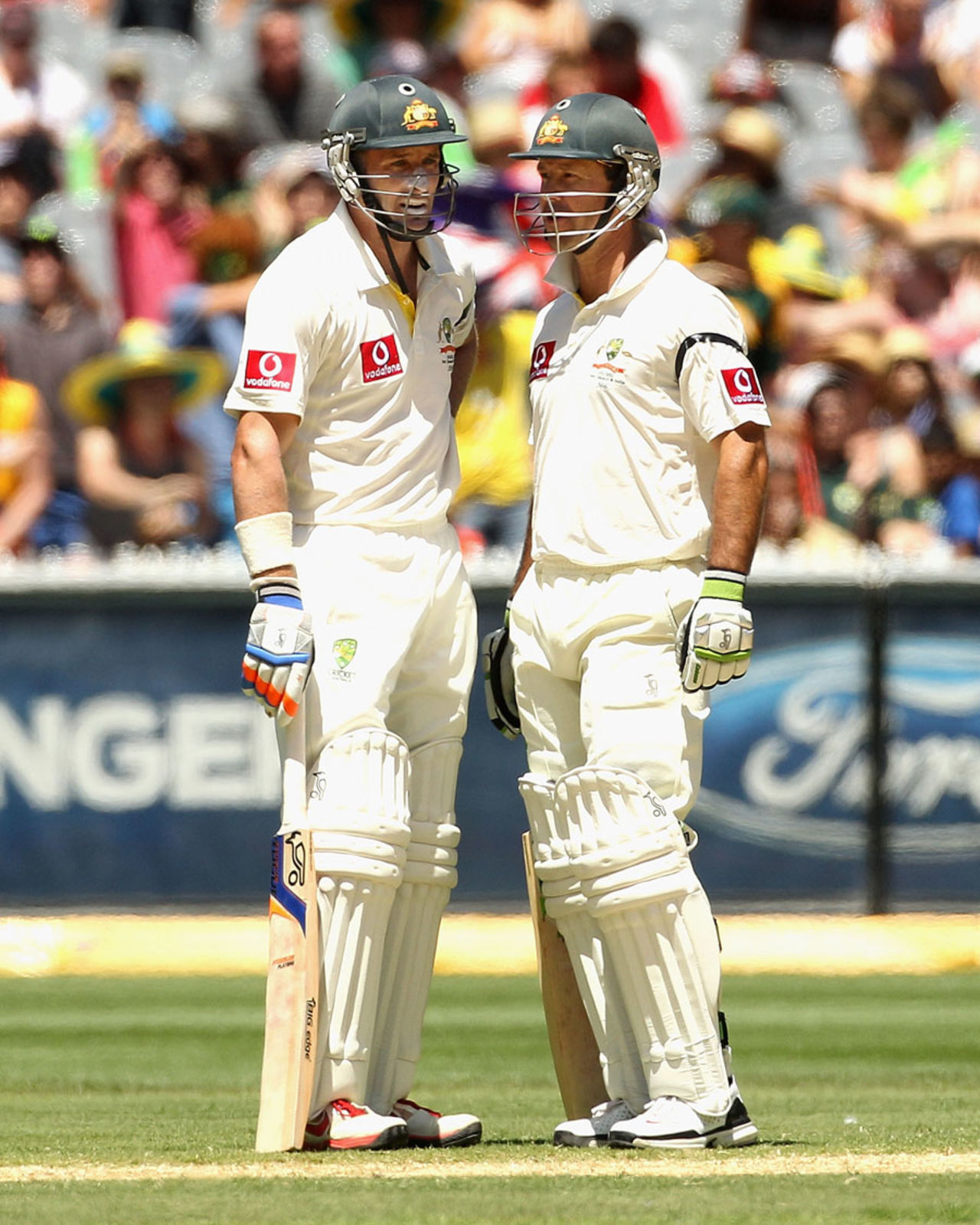 Michael Hussey and Ricky Ponting steadied Australia, Australia v India, 1st Test, Melbourne, 3rd day, December 28, 2011