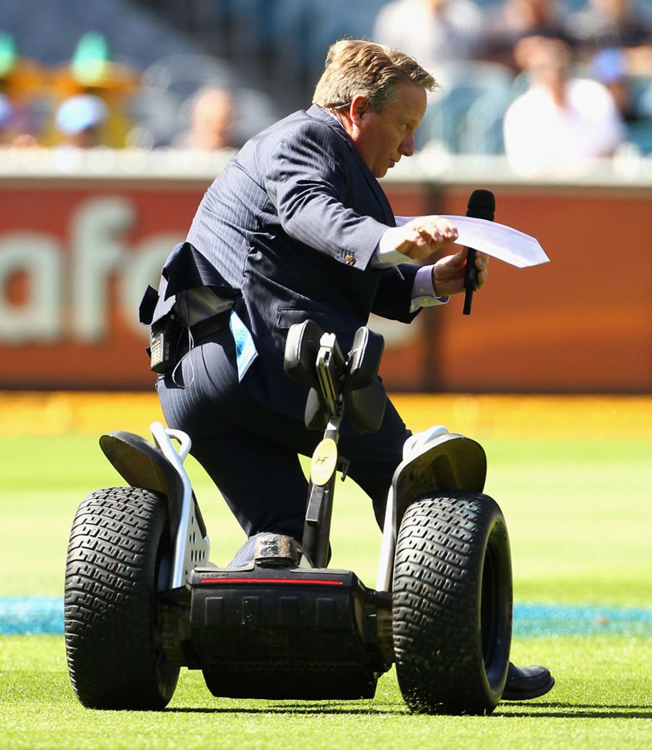 Ian Healy became the segway camera's second victim in two days, Australia v India, 1st Test, Melbourne, 3rd day, December 28, 2011