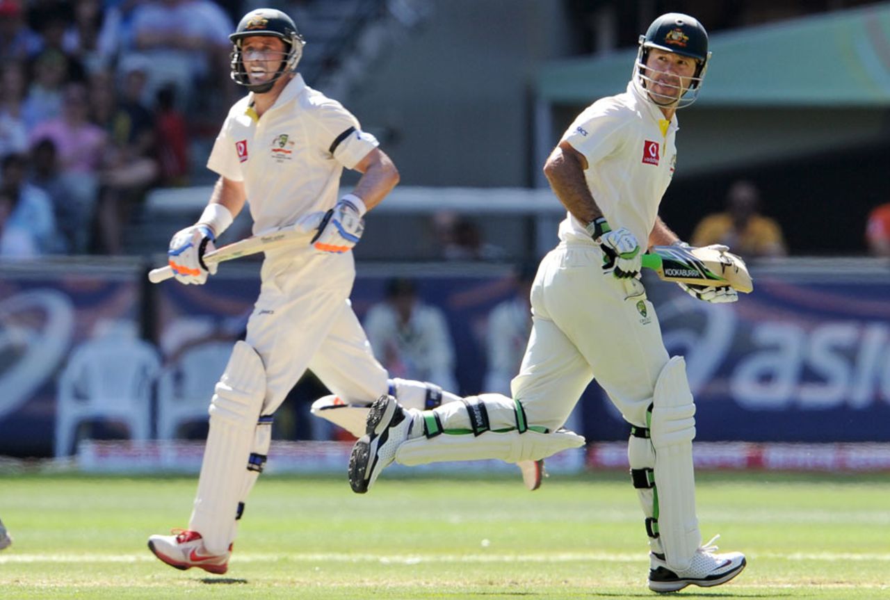 Michael Hussey and Ricky Ponting take a run, Australia v India, 1st Test, Melbourne, 3rd day, December 28, 2011