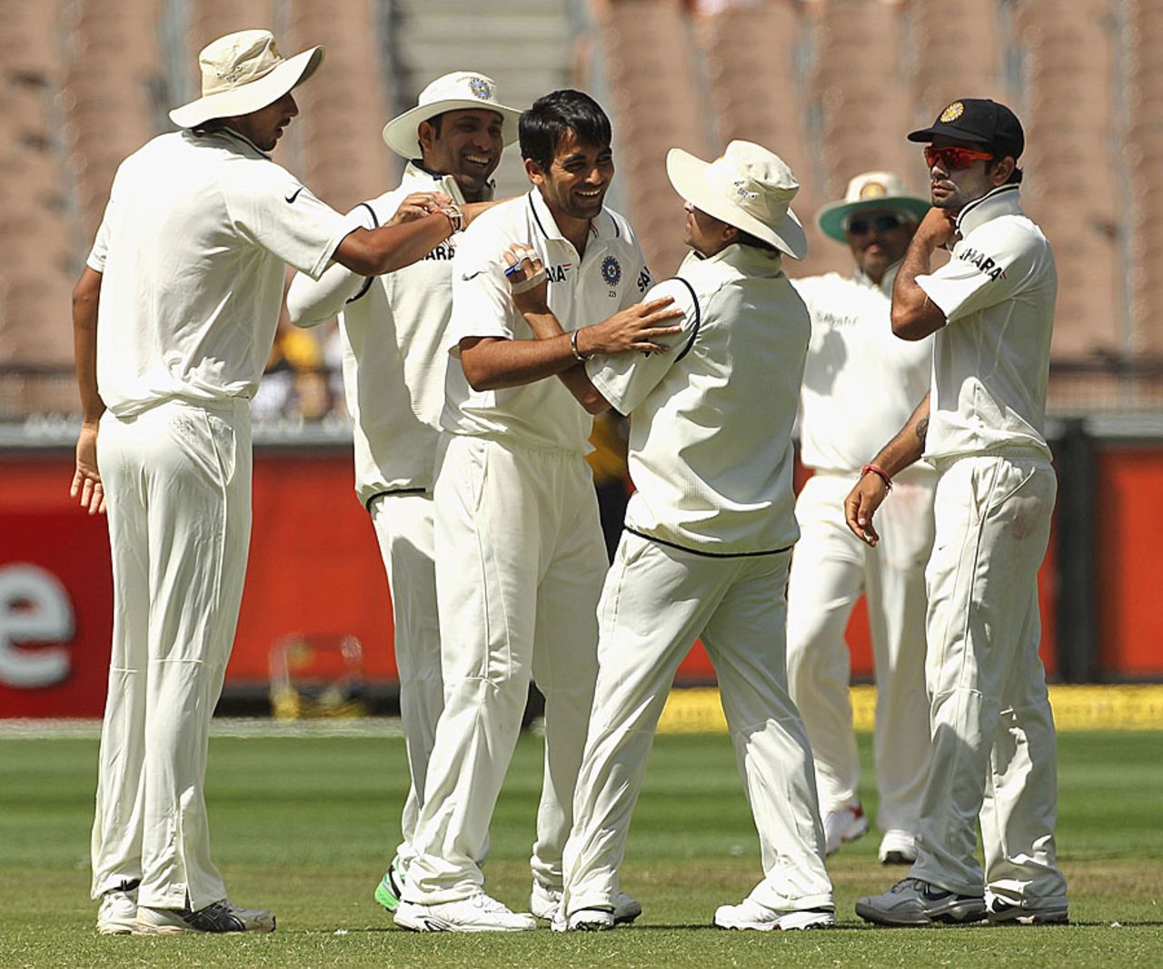 India celebrate Michael Hussey's dismissal, Australia v India, 1st Test, Melbourne, 4th day, December 29, 2011