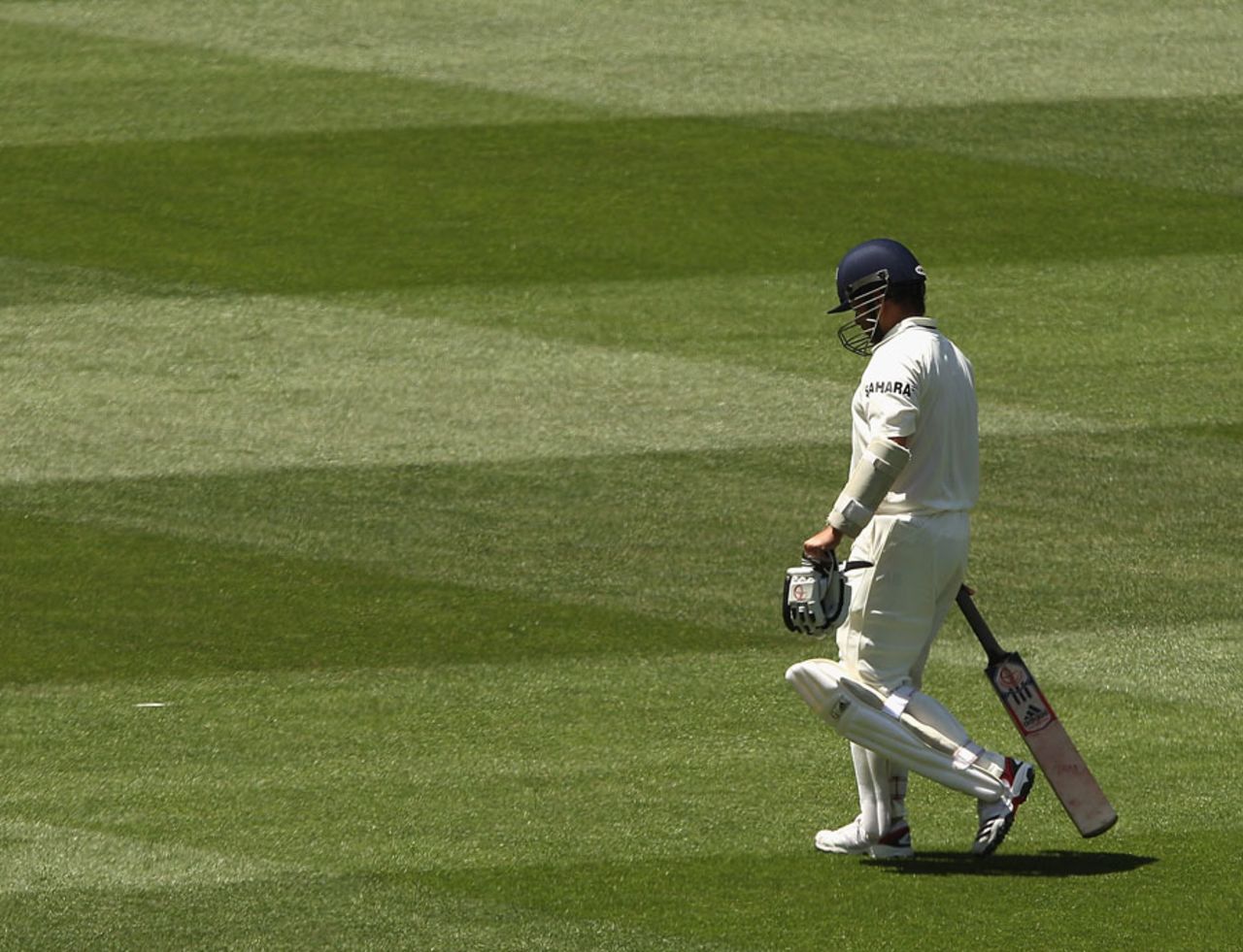 Sachin Tendulkar walks off, Australia v India, 1st Test, Melbourne, 4th day, December 29, 2011